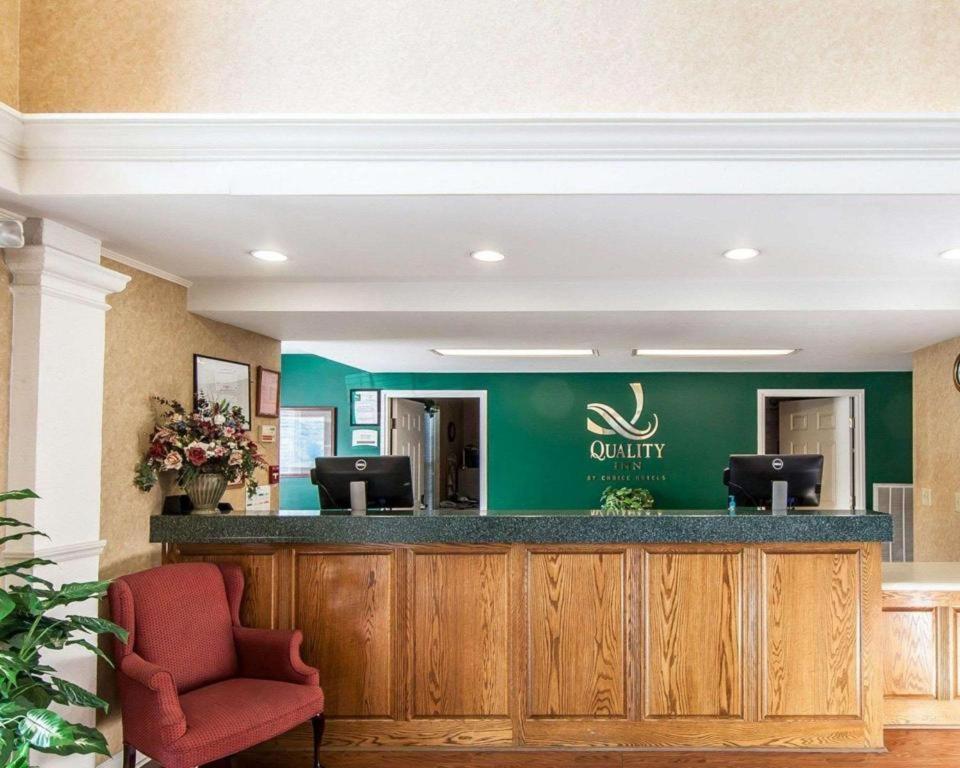 Quality Inn Oak Ridge Buitenkant foto
